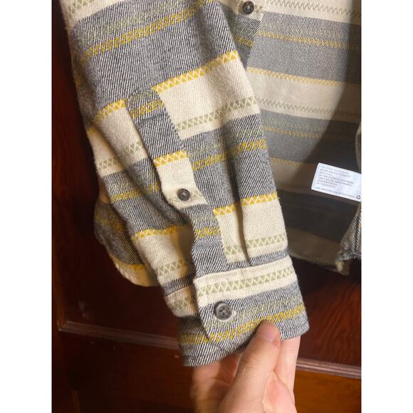 Goodfellow Co Men's Flannel Camping Gray Yellow Cream XL Standard Button Down - Picture 5 of 6